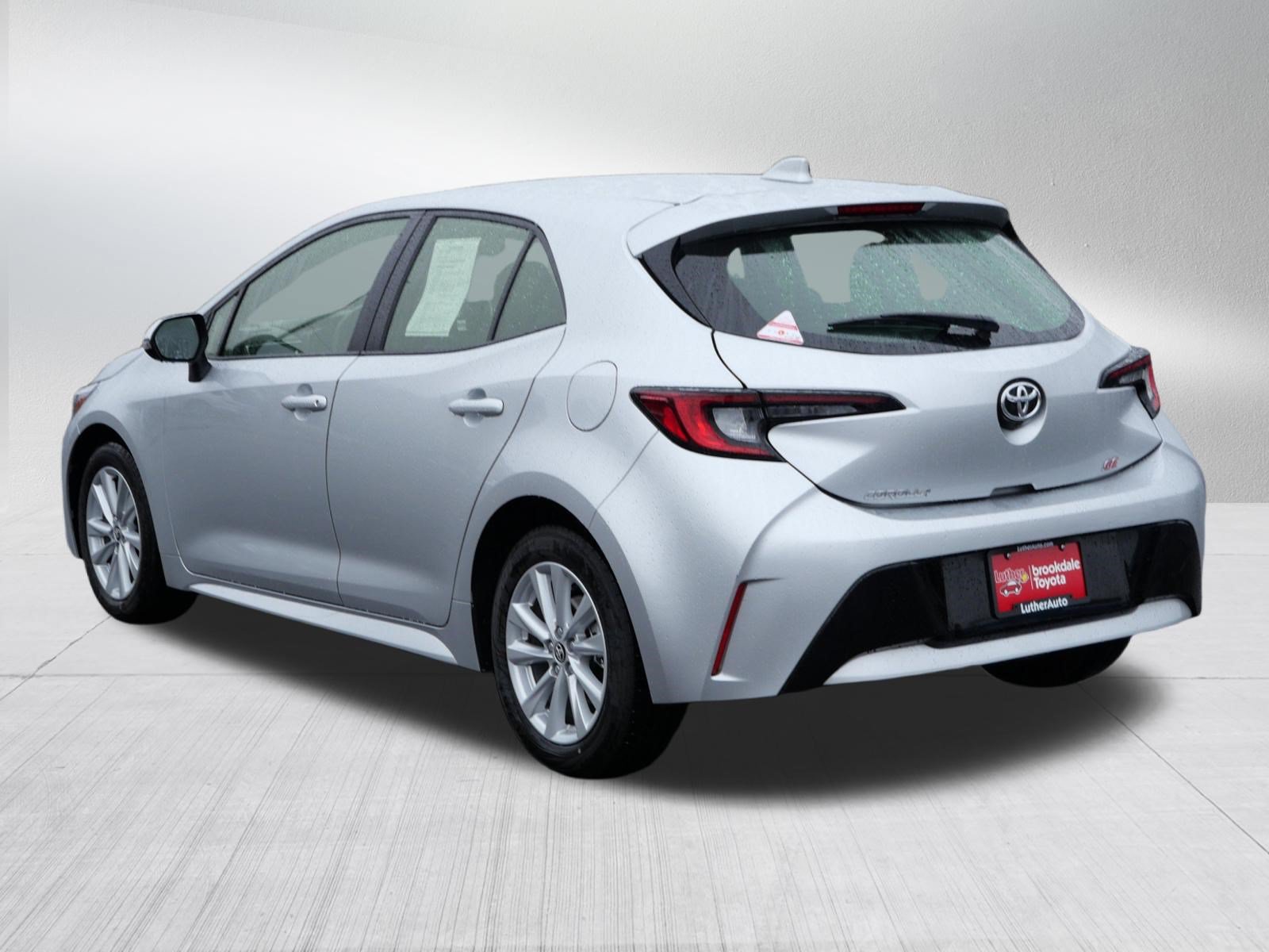 Certified 2025 Toyota Corolla SE FWD image 5