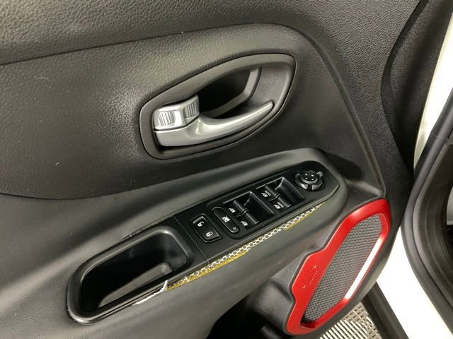 Used 2015 Jeep Renegade Trailhawk w/ Premium Leather Group image 25