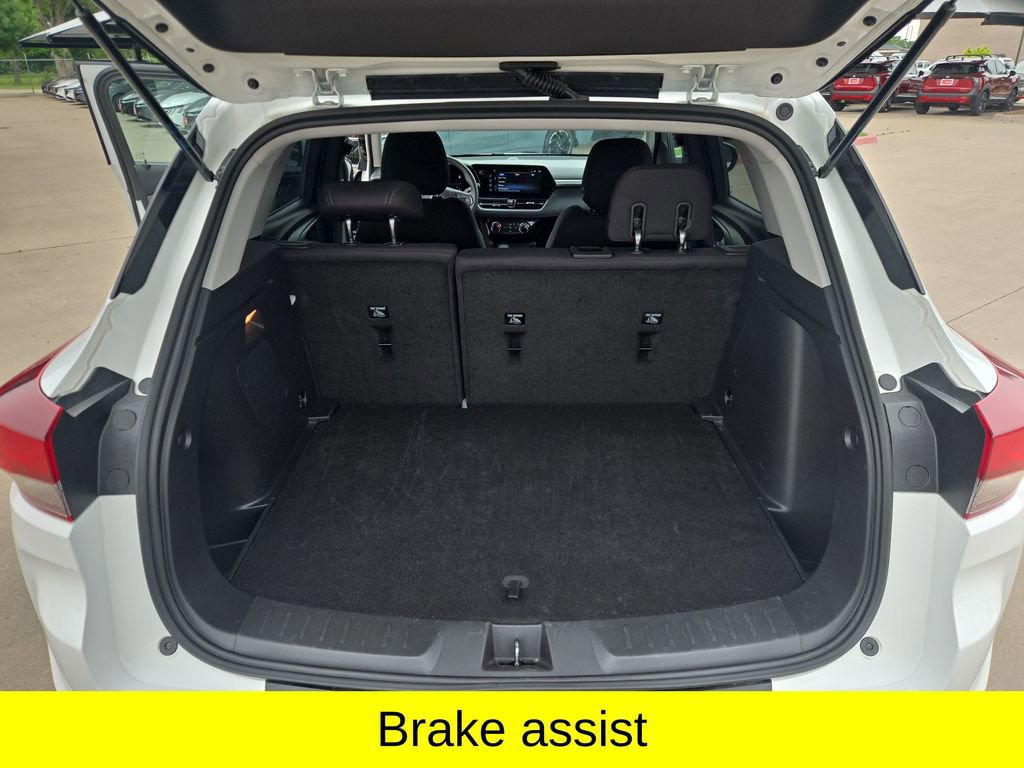 Used 2025 Chevrolet TrailBlazer LT AWD/4WD image 34