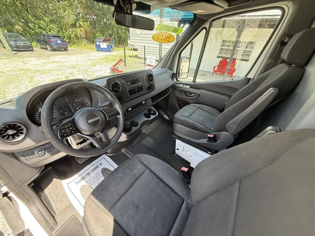 Used 2019 Freightliner Sprinter 144 RWD image 20