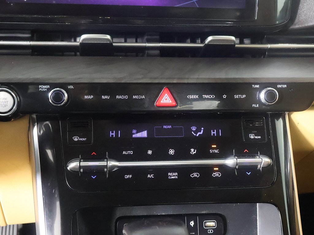 Used 2023 Kia Carnival EX image 44