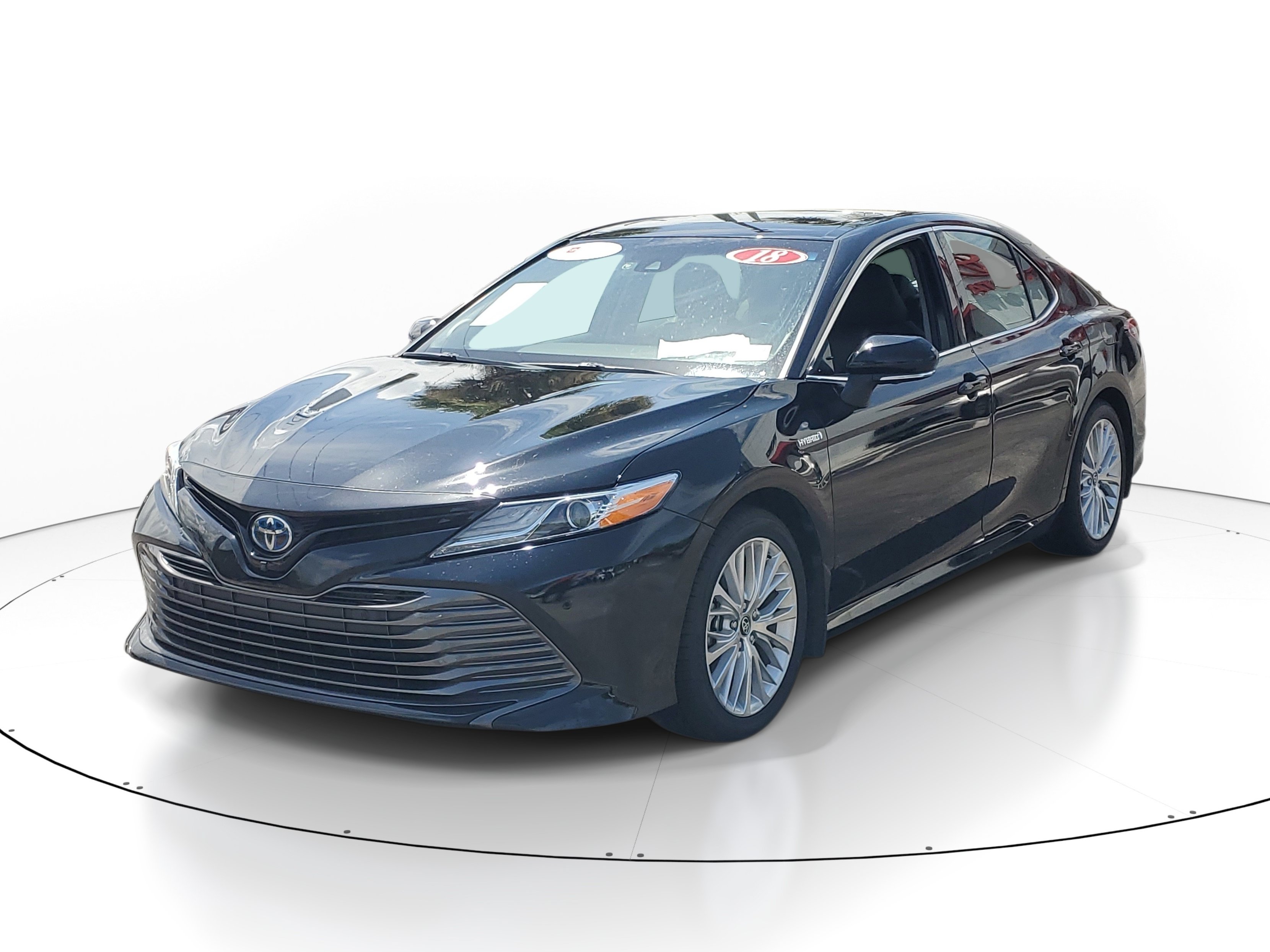 Certified 2018 Toyota Camry XLE w/ Audio Package FWD image 3