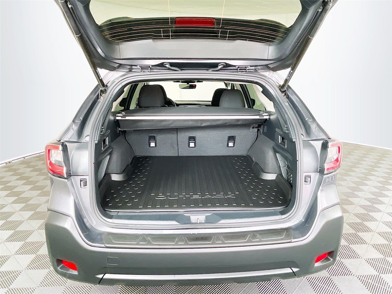 Certified 2025 Subaru Outback Premium AWD/4WD image 29
