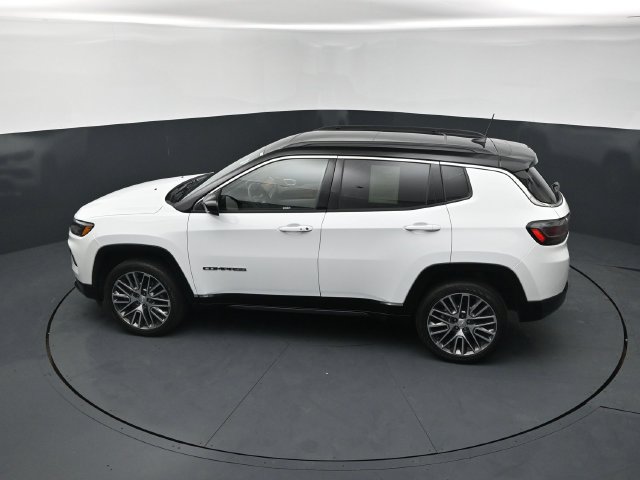 Used 2024 Jeep Compass Limited w/ Elite Group AWD/4WD image 15