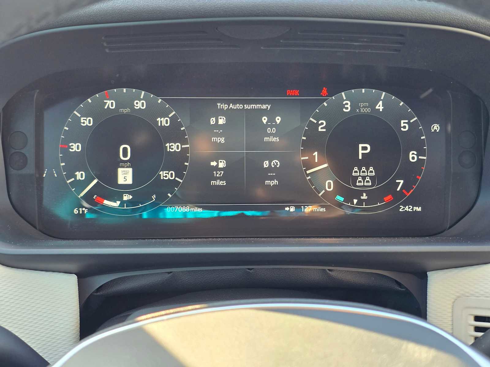 Used 2025 Land Rover Discovery Dynamic SE image 26