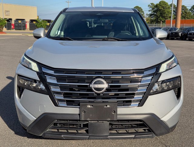 Used 2024 Nissan Rogue SV AWD/4WD image 6