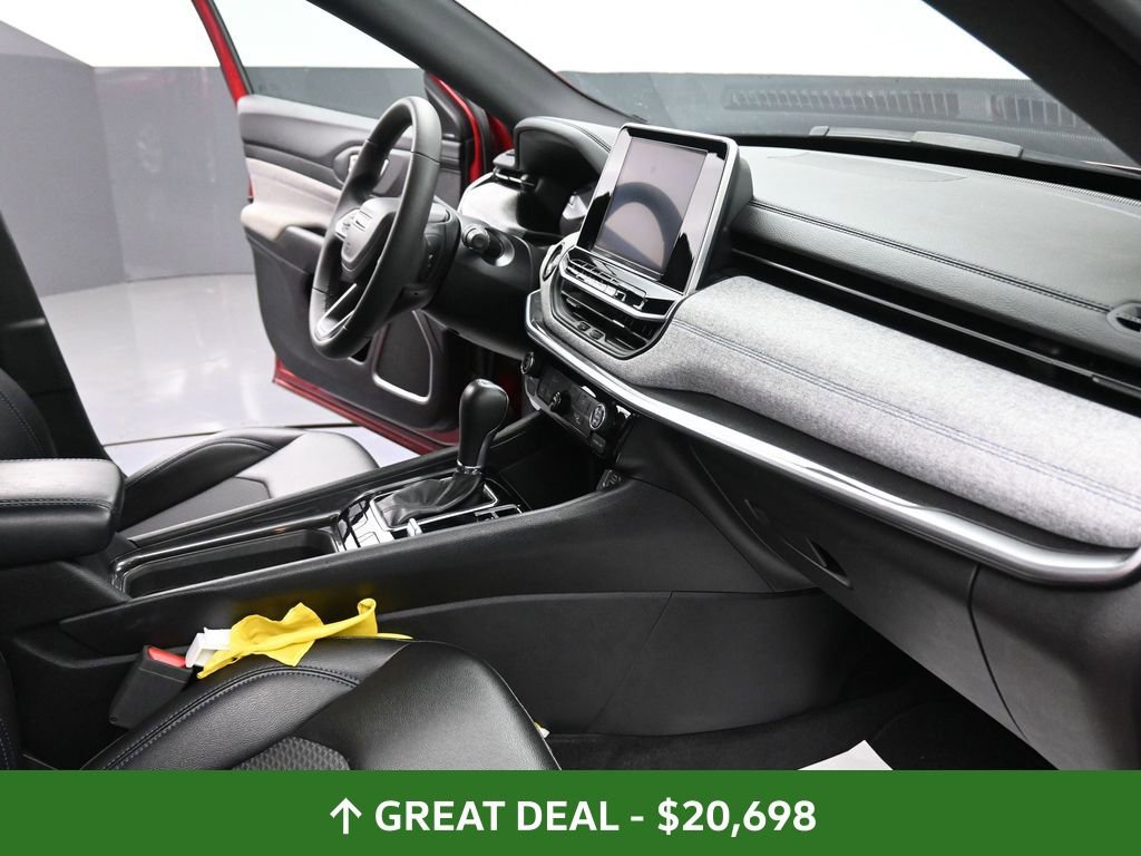 Used 2025 Jeep Compass Latitude image 43