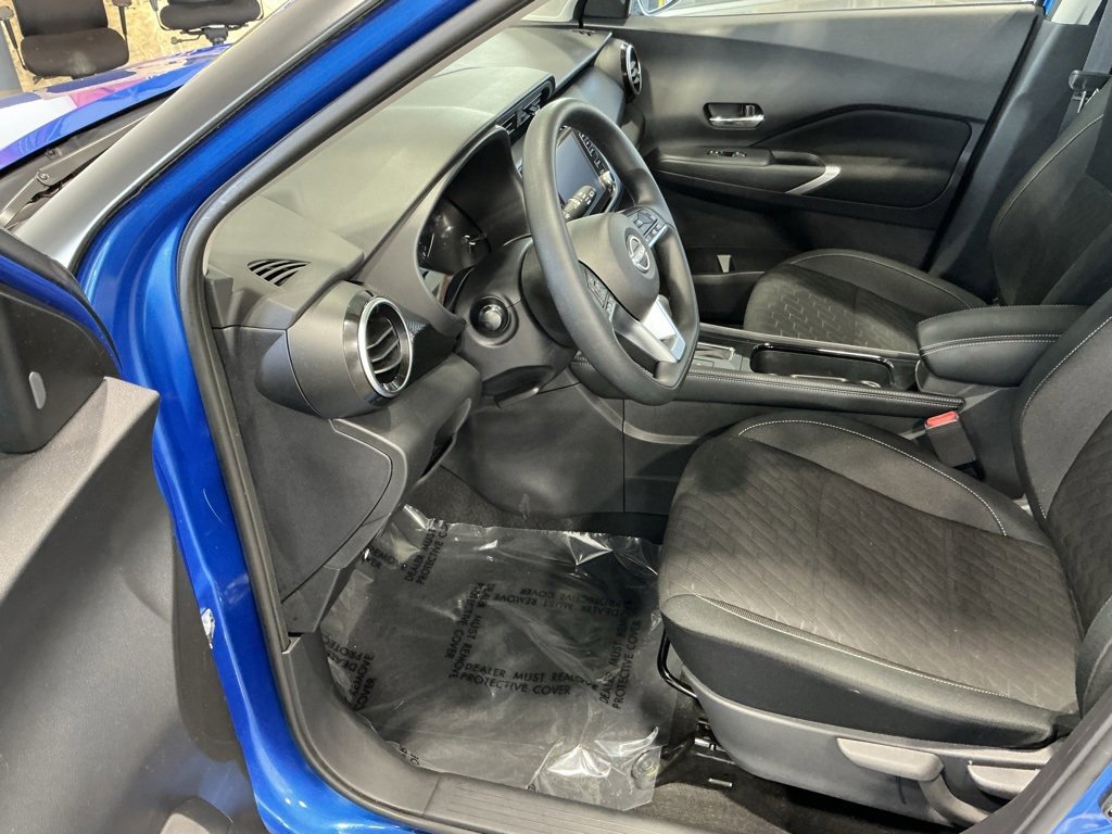 Used 2024 Nissan Kicks SV image 3