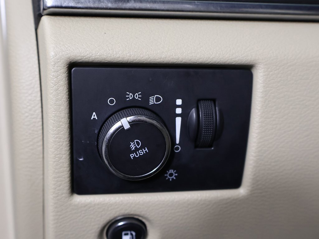 Used 2021 Jeep Grand Cherokee Limited image 39