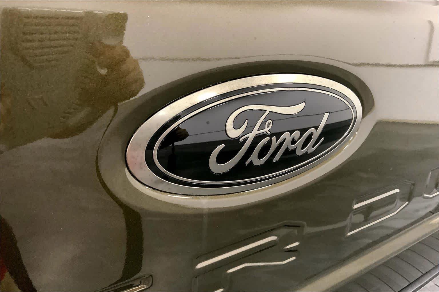 New 2026 Ford F250 Lariat w/ Black Appearance Package AWD/4WD image 12