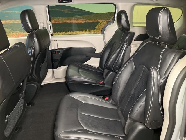 Used 2024 Chrysler Pacifica Select image 50