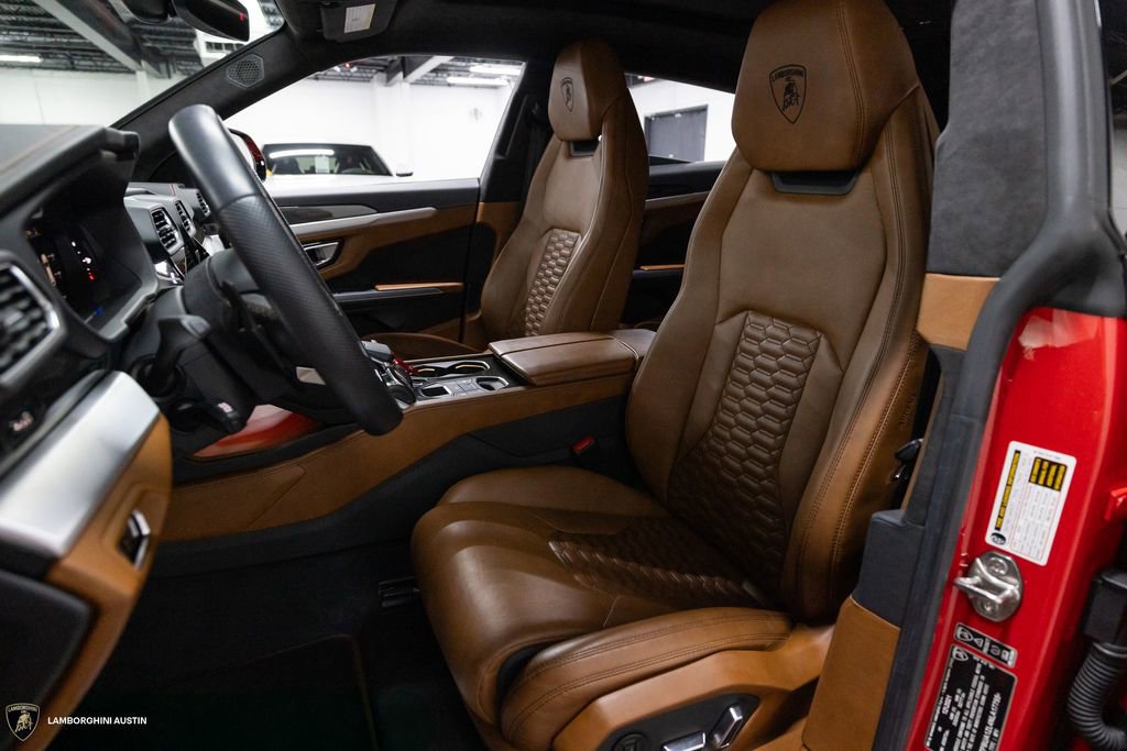 Used 2022 Lamborghini Urus image 25