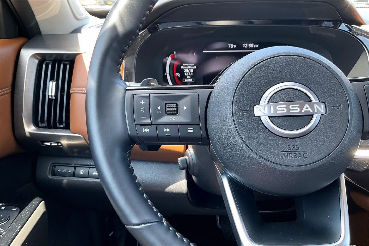 Certified 2025 Nissan Pathfinder Platinum AWD/4WD image 22
