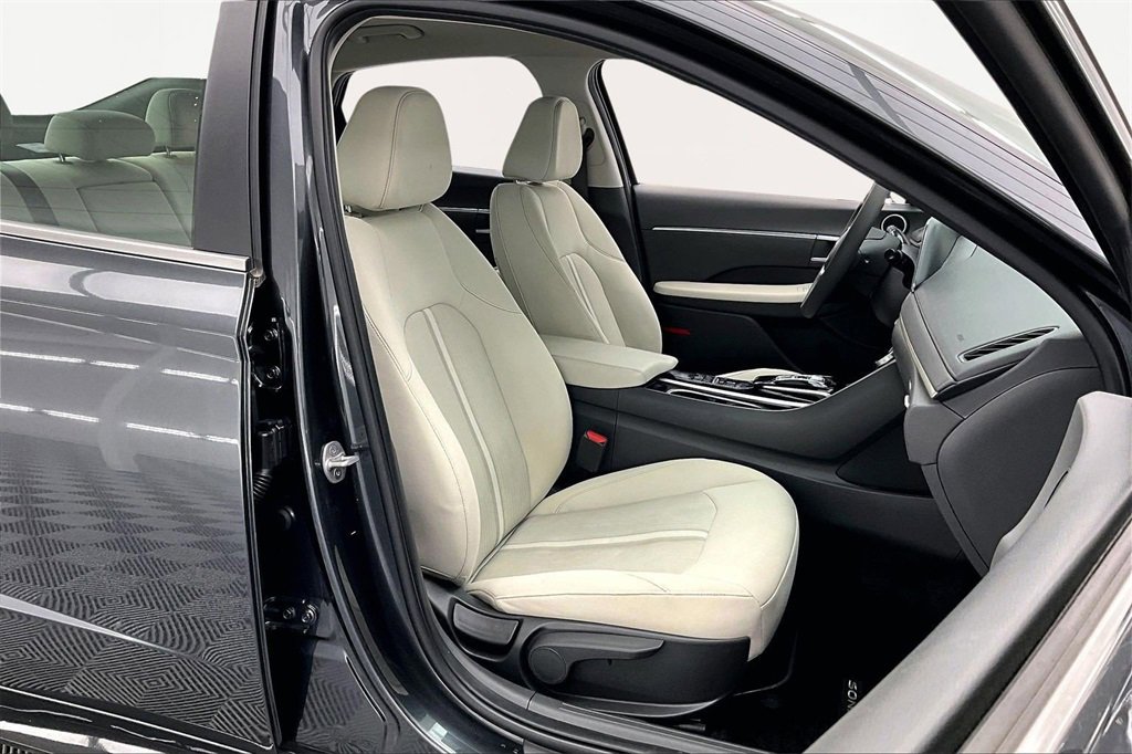Used 2023 Hyundai Sonata SEL w/ Cargo Package image 7