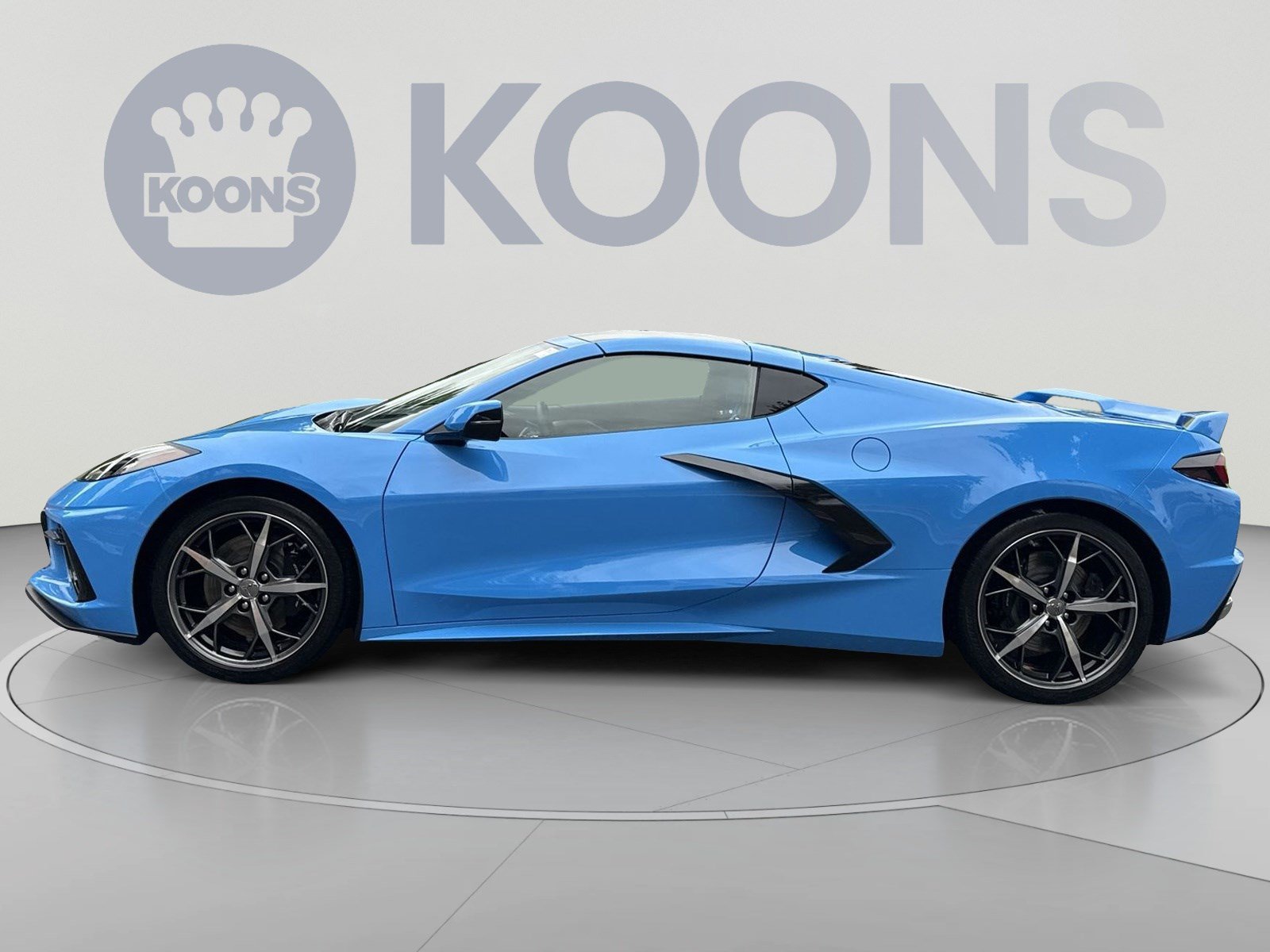 Used 2022 Chevrolet Corvette Stingray Premium Cpe w/ Z51 Performance Package RWD image 2