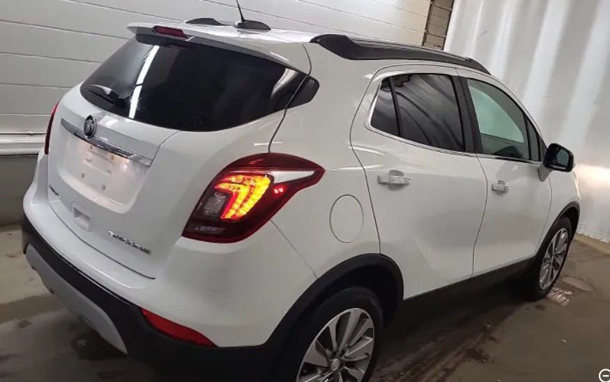 Used 2018 Buick Encore Preferred image 3