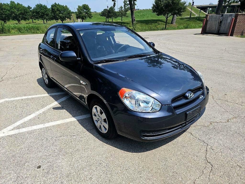 Used 2011 Hyundai Accent GS image 3