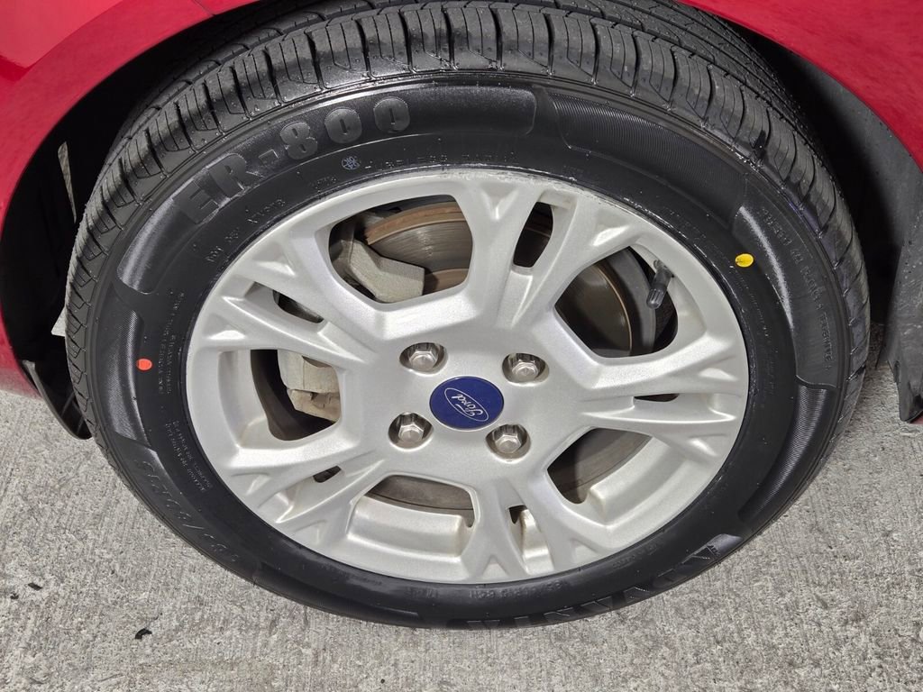 Used 2016 Ford Fiesta SE image 14