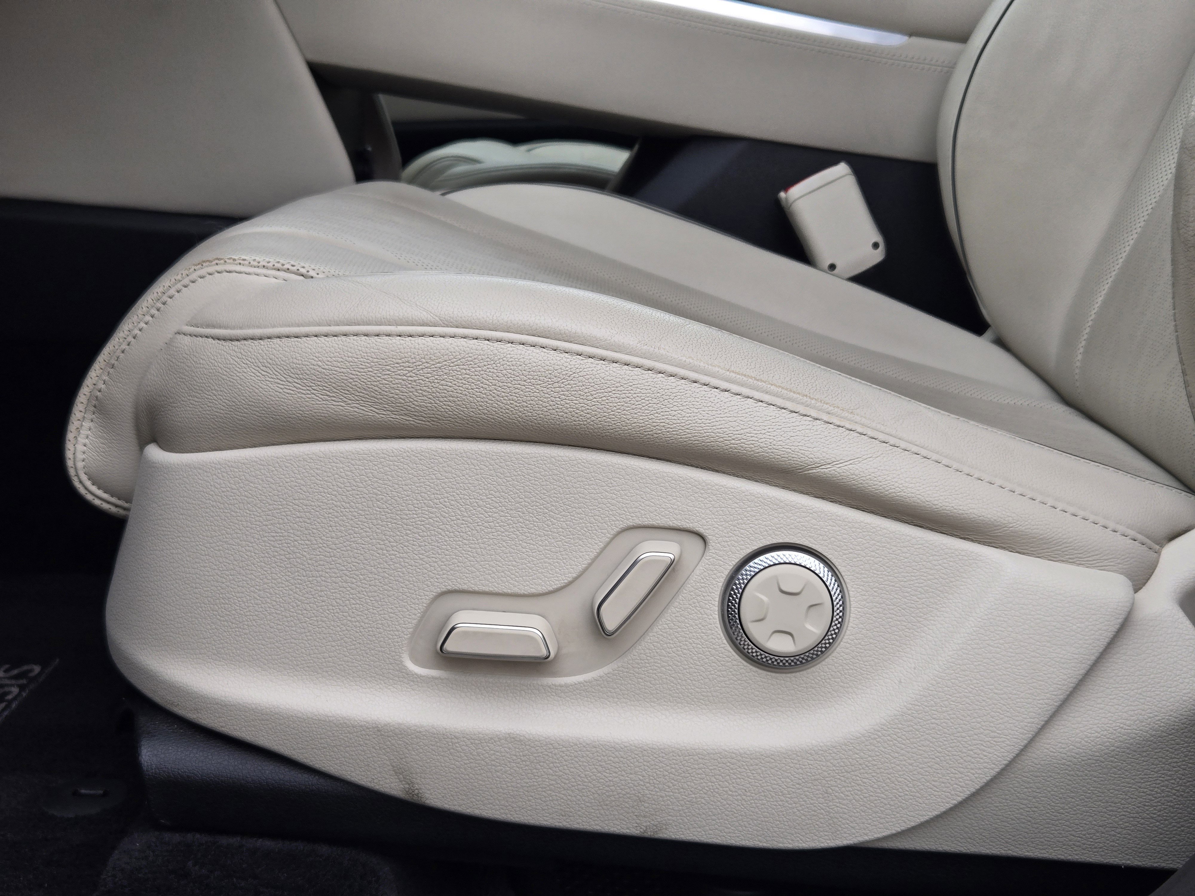 Used 2021 Genesis GV80 2.5T w/ Advanced Package 02 image 33