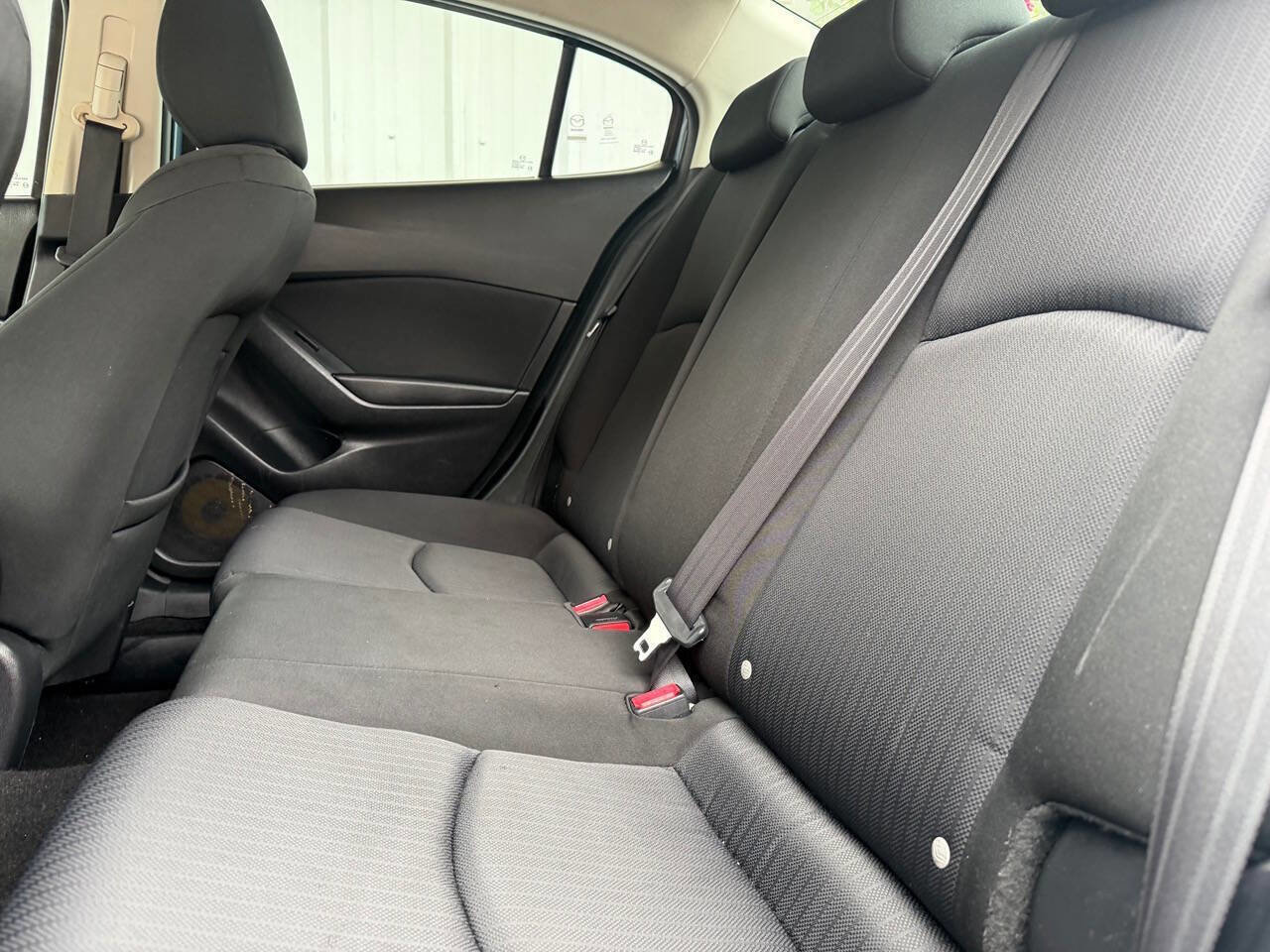 Used 2015 MAZDA MAZDA3 i Sport FWD image 24