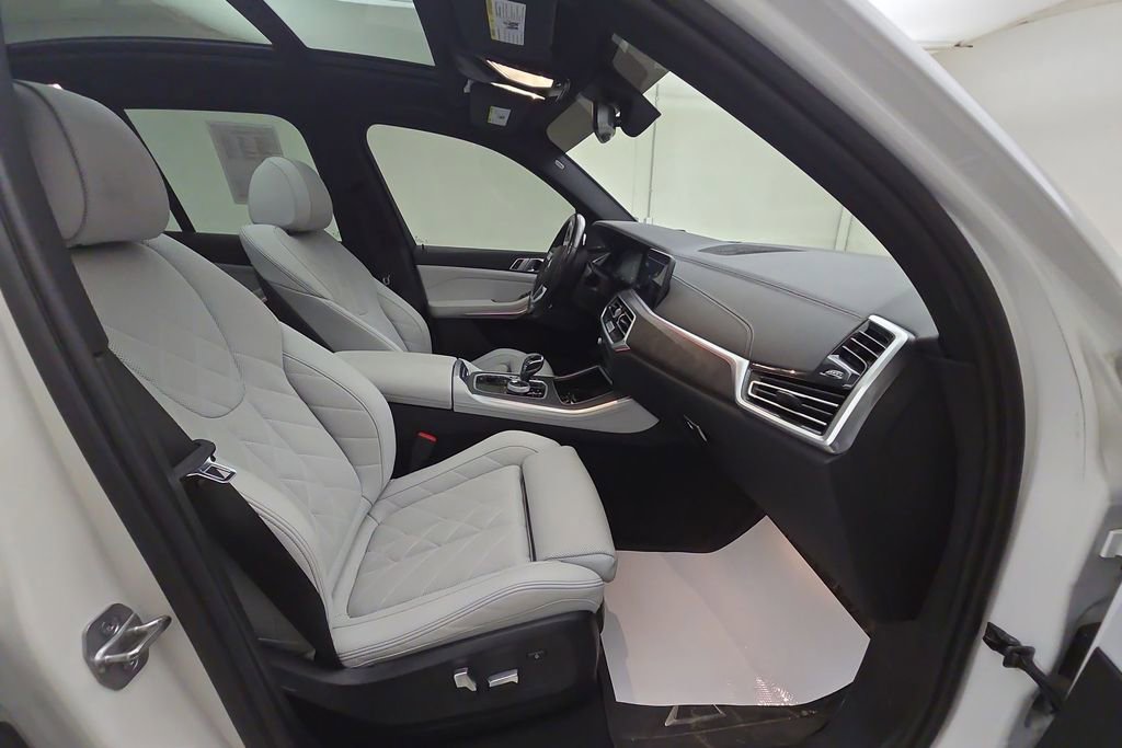 Certified 2023 BMW X5 xDrive40i w/ M Sport Package image 30
