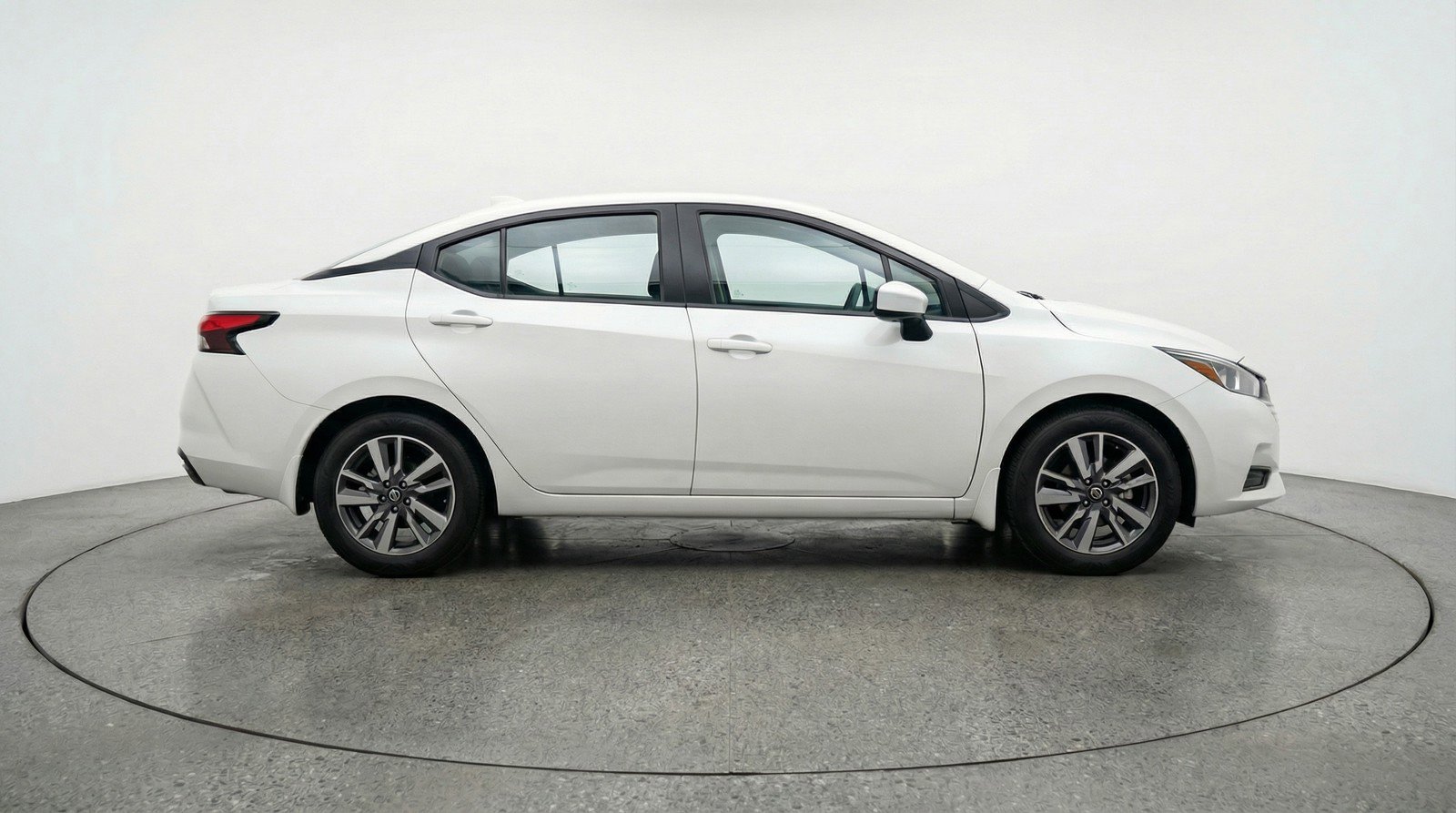 Used 2025 Nissan Versa SV image 11