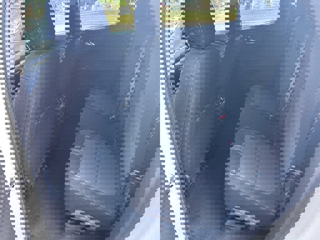 Used 2025 Chevrolet Blazer LT image 11