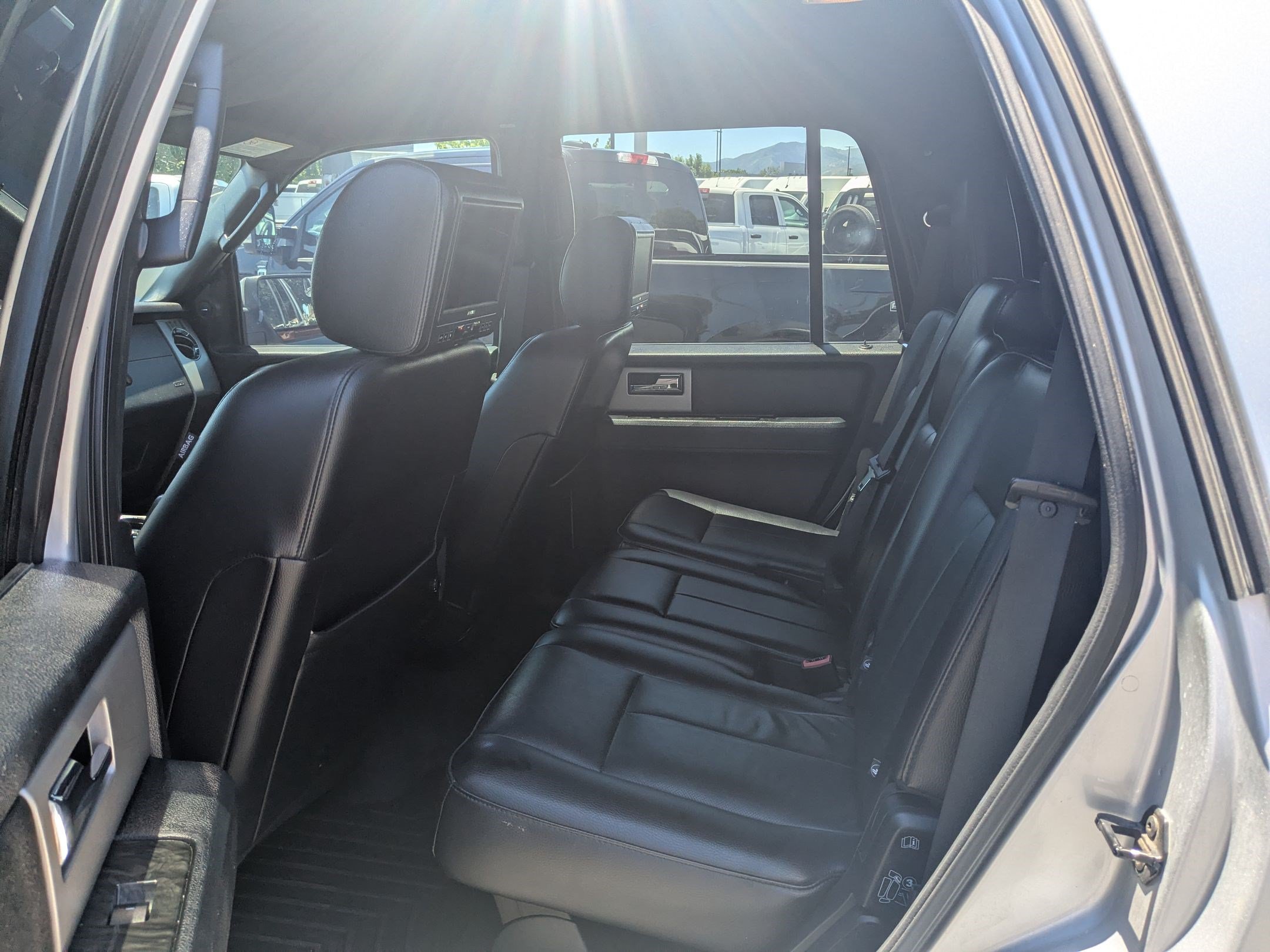 Used 2016 Ford Expedition Limited AWD/4WD image 30