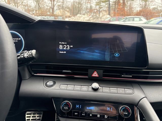 Certified 2025 Hyundai Elantra SEL image 19