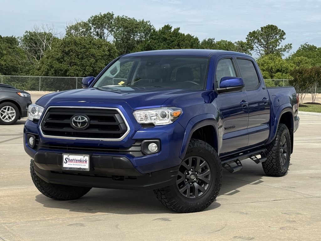 Used 2023 Toyota Tacoma SR5 RWD image 2