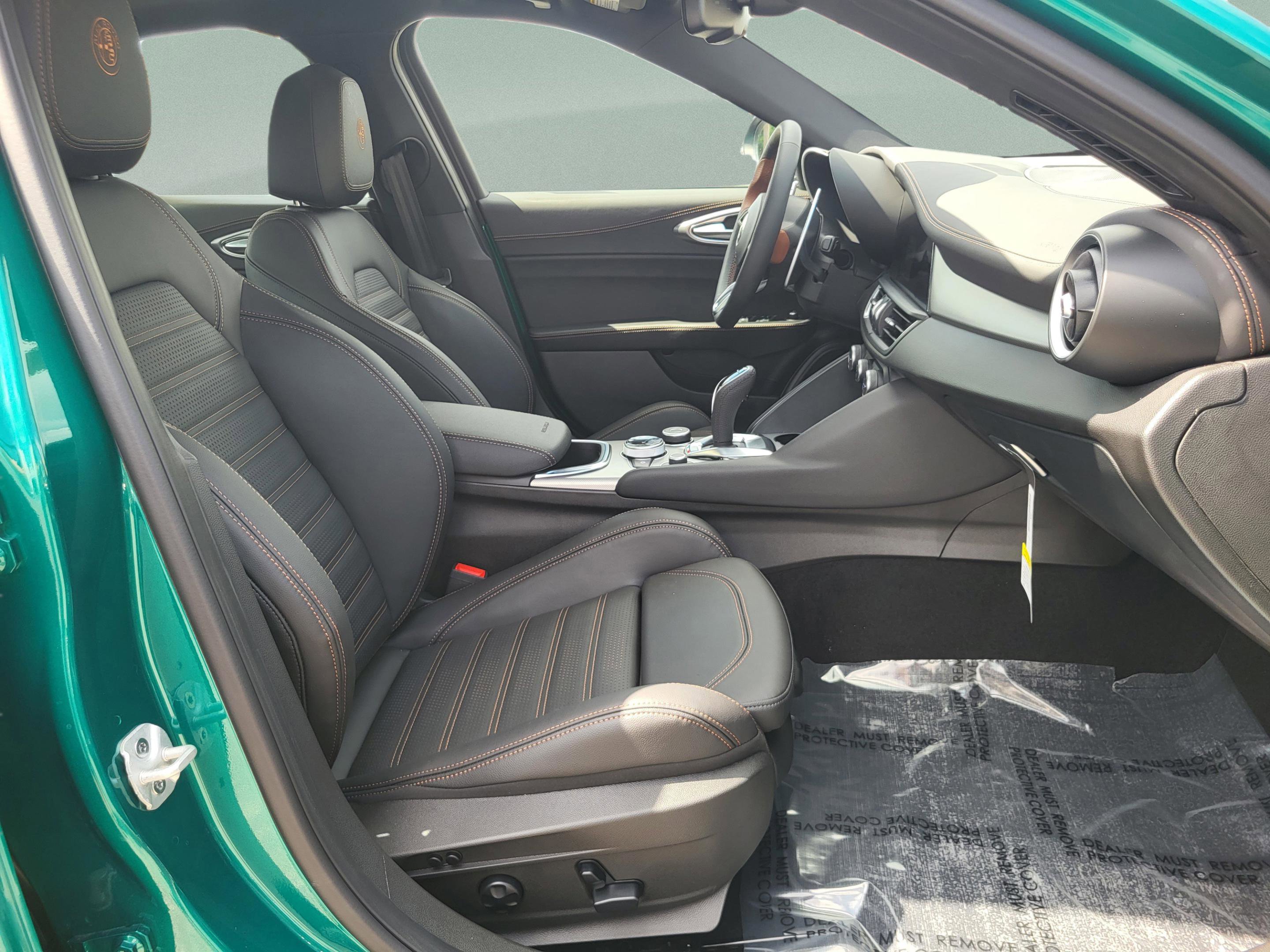 New 2025 Alfa Romeo Giulia w/ Driving Assist Package RWD image 34