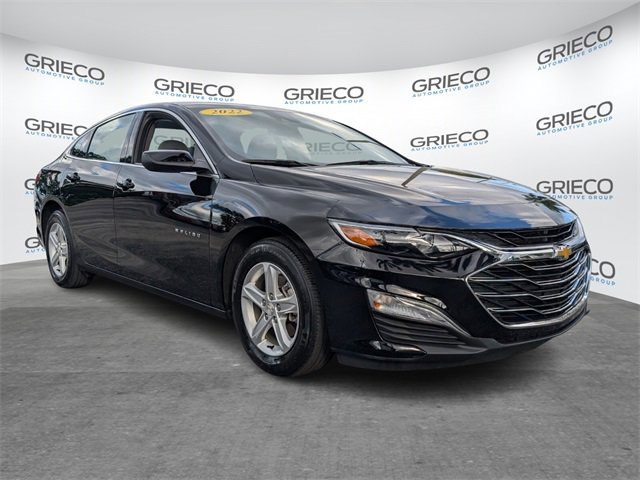 Used 2022 Chevrolet Malibu LS image 1