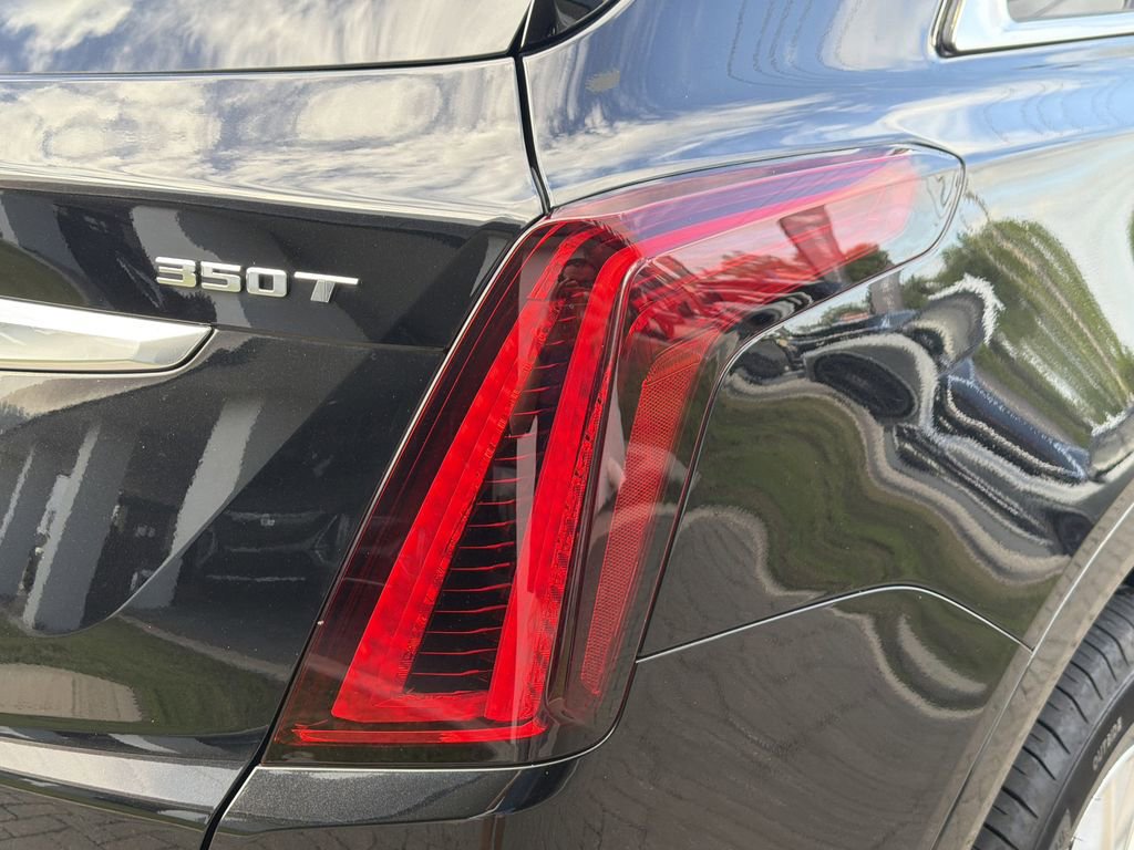 Certified 2024 Cadillac XT5 Luxury image 8