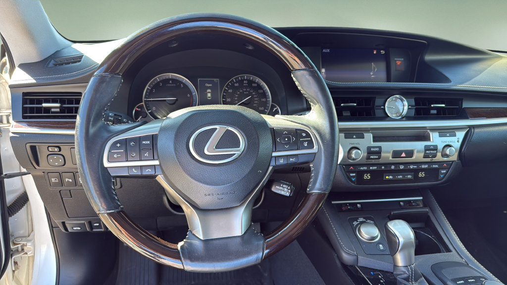 Used 2017 Lexus ES 350 w/ Premium Package FWD image 21