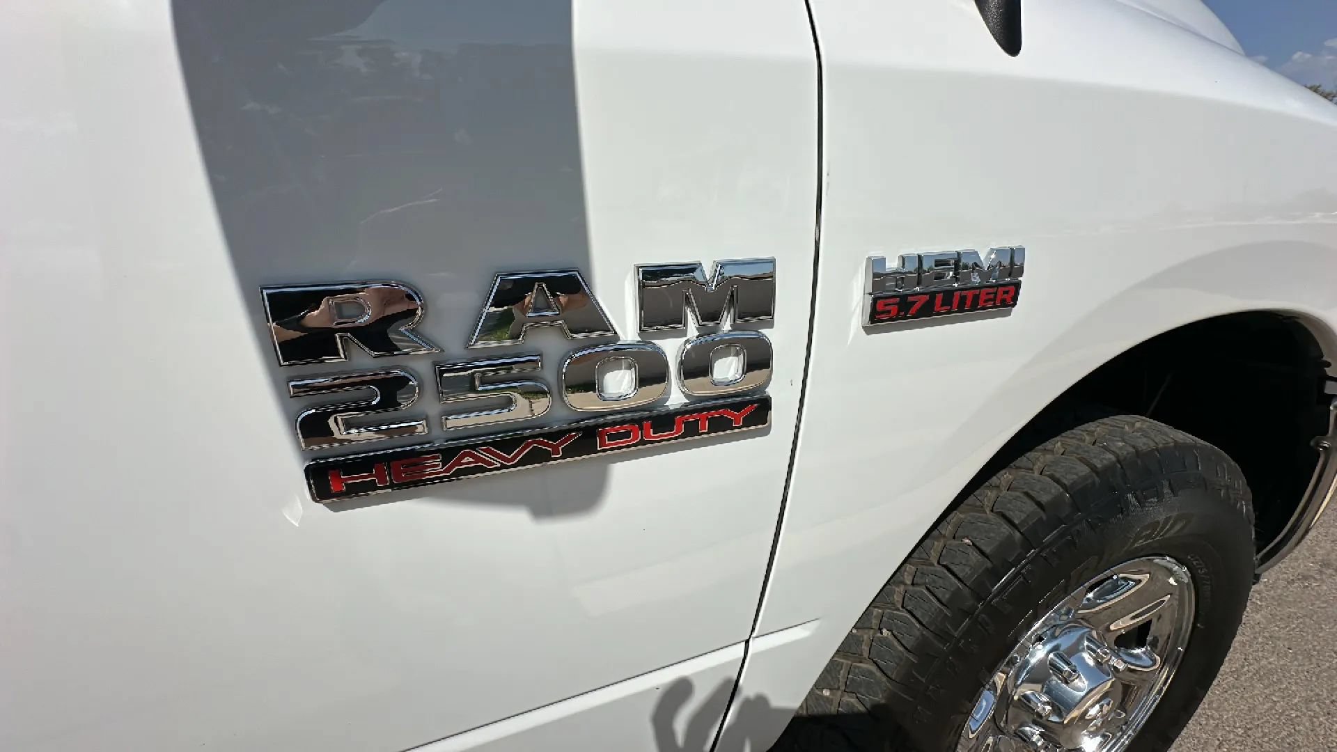 Used 2018 RAM 2500 Tradesman w/ Chrome Appearance Group RWD image 7