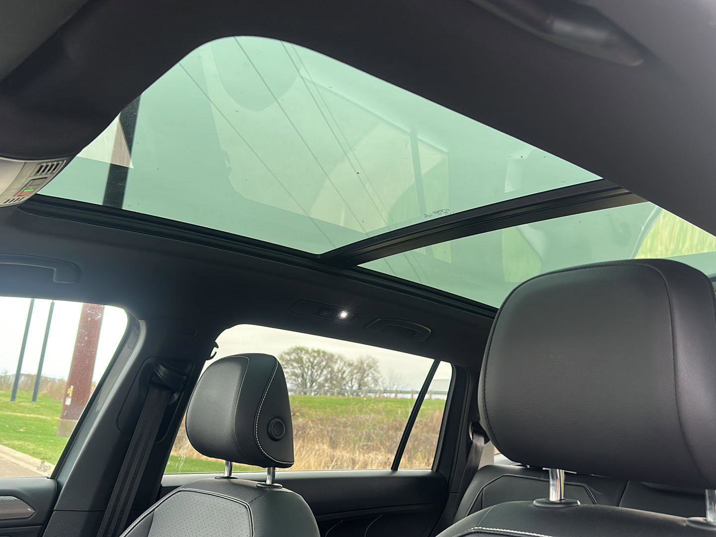 Used 2022 Volkswagen Tiguan SE R-Line image 20