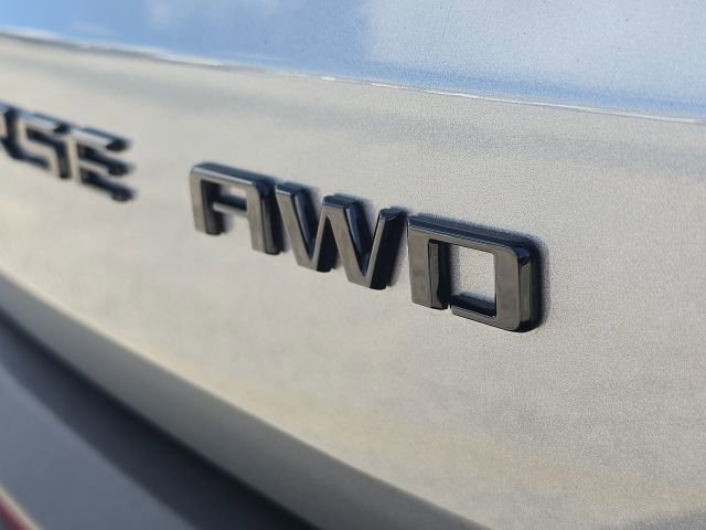 Used 2024 Chevrolet Traverse Z71 image 10