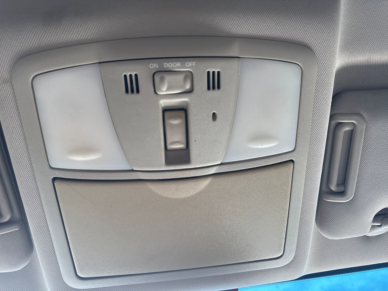 Used 2010 INFINITI G37 Sport w/ Navigation Pkg image 29