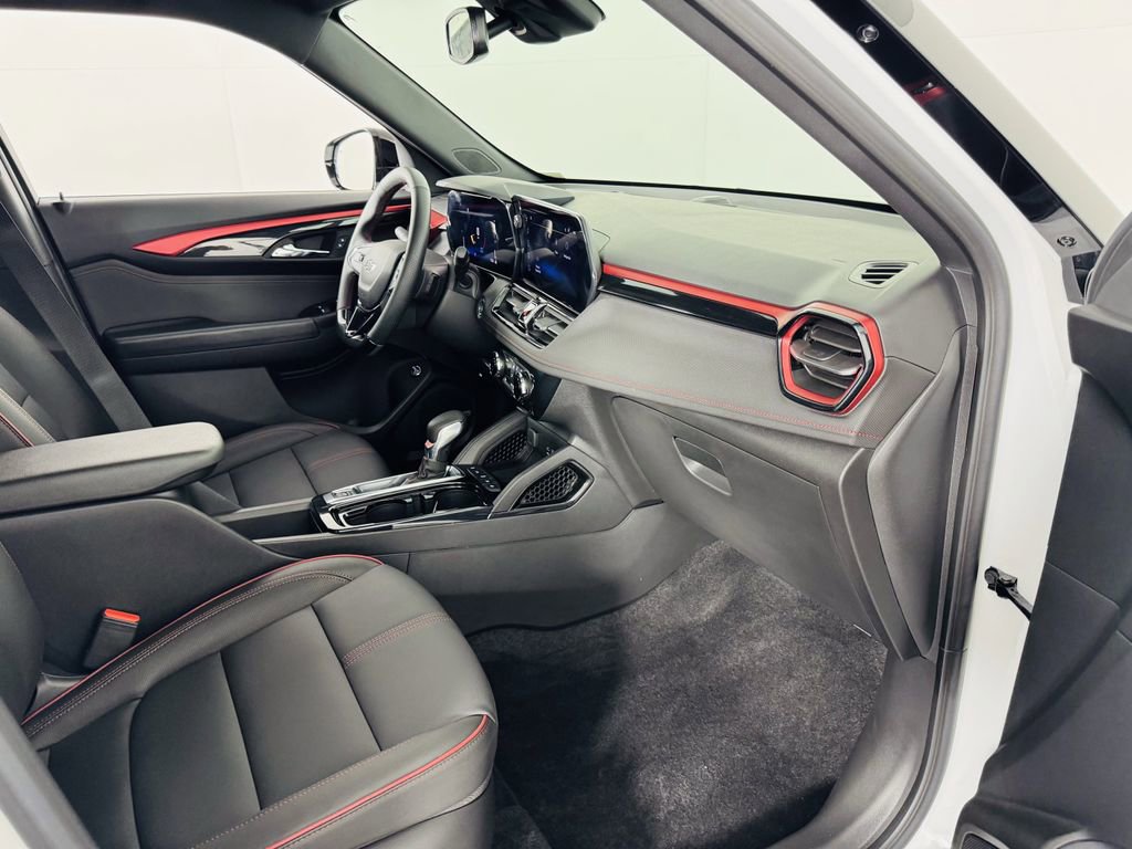 Used 2024 Chevrolet TrailBlazer RS w/ Convenience Package image 32