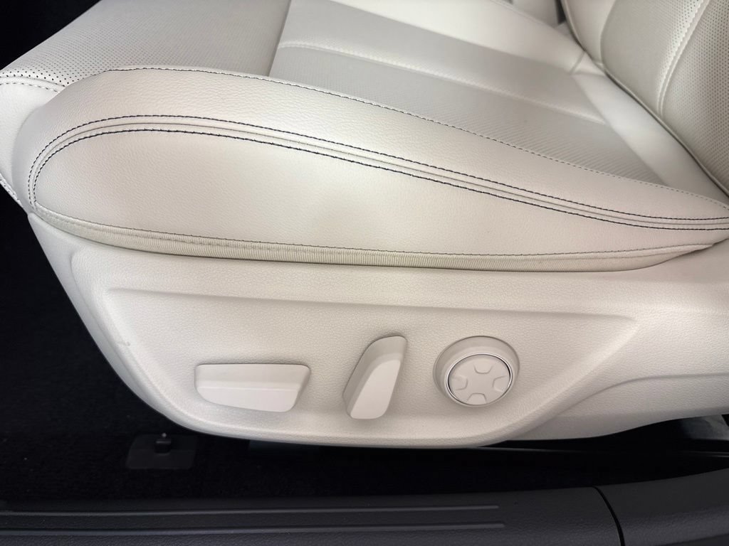 New 2026 Genesis G70 2.5T RWD image 15