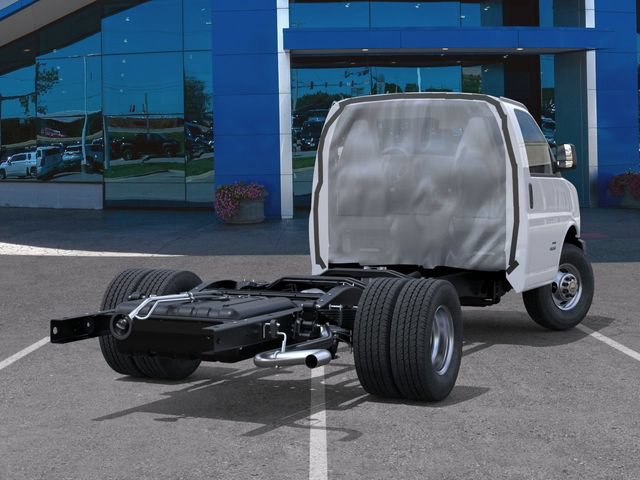 New 2026 Chevrolet Express 4500 w/ Power Convenience Package RWD image 4