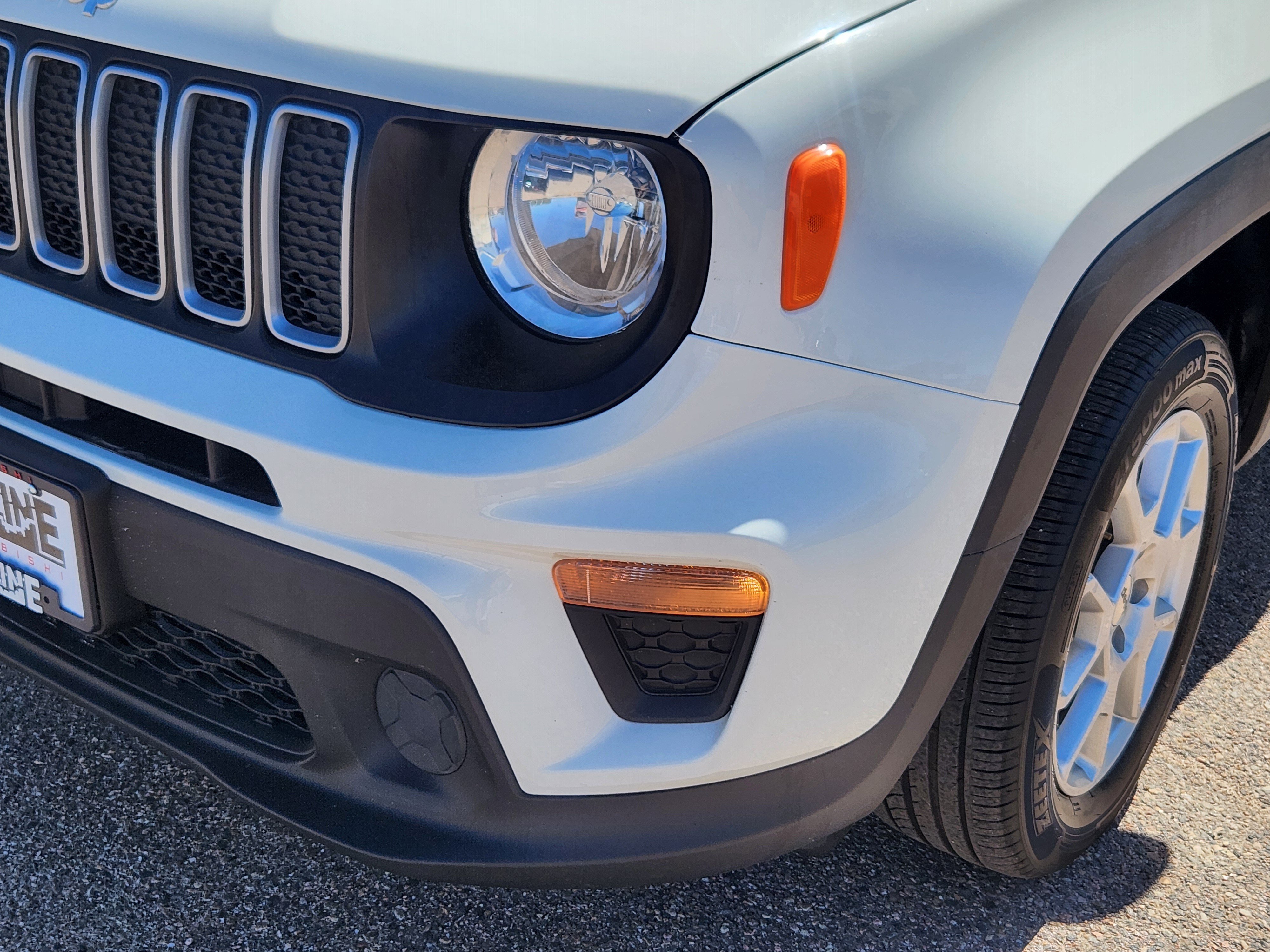 Used 2023 Jeep Renegade Latitude AWD/4WD image 5