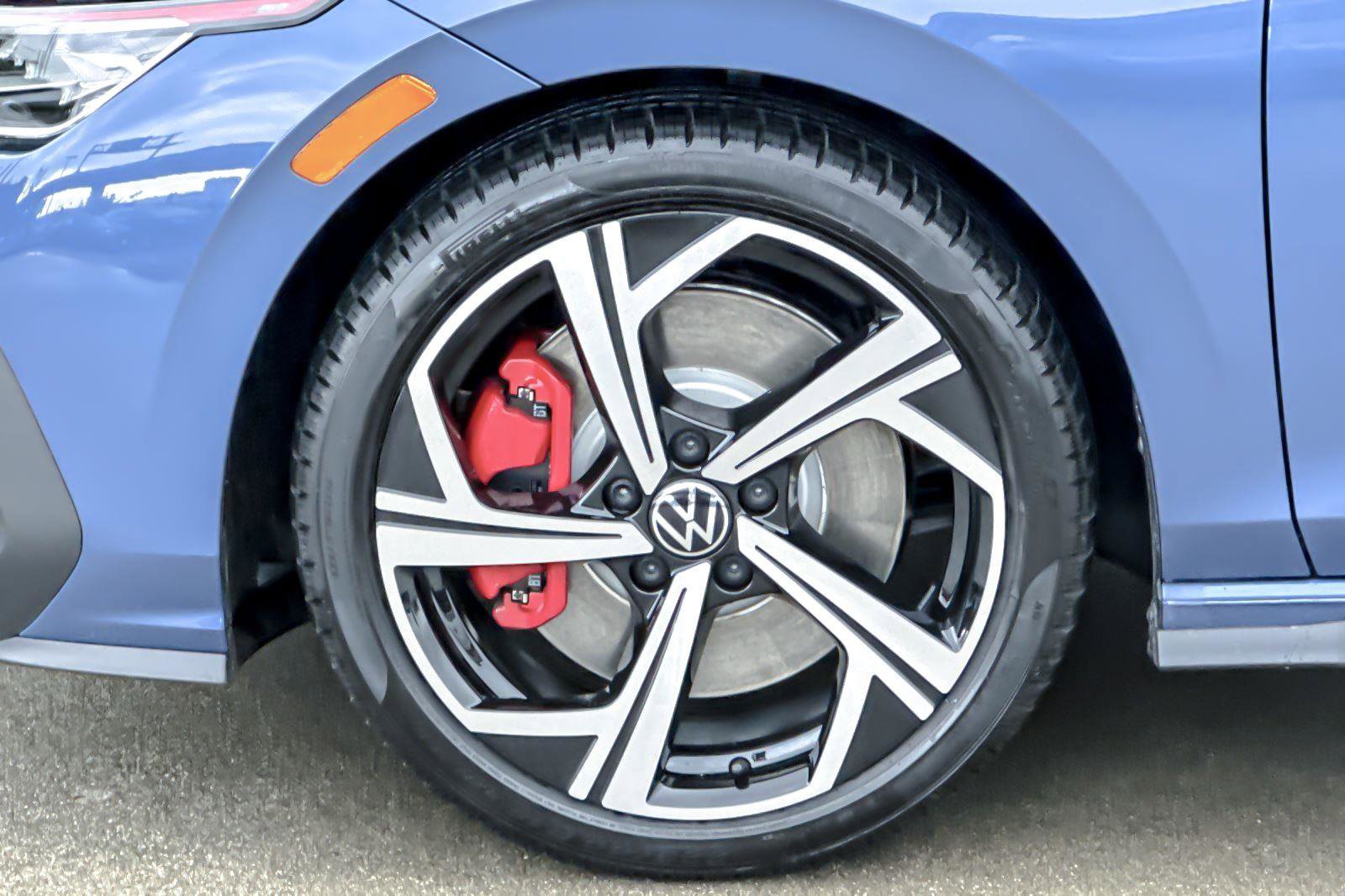 New 2026 Volkswagen GTI SE FWD image 25