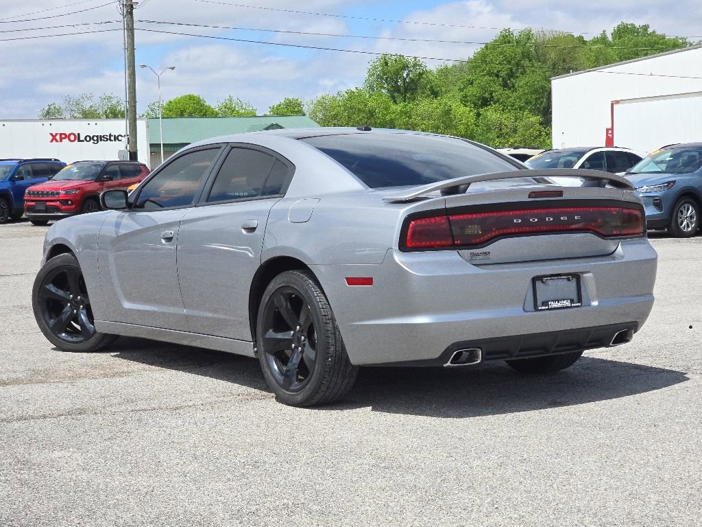 Used 2013 Dodge Charger SXT w/ Blacktop Pkg RWD image 5