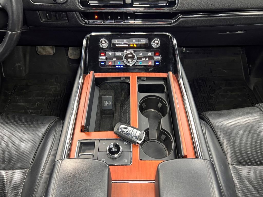 Used 2020 Lincoln Navigator L Reserve w/ Luxury Package image 16