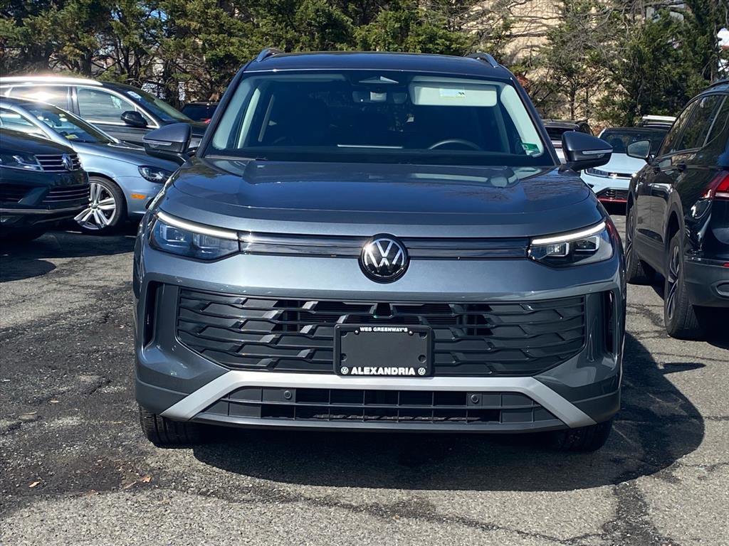 Used 2025 Volkswagen Tiguan SE image 5