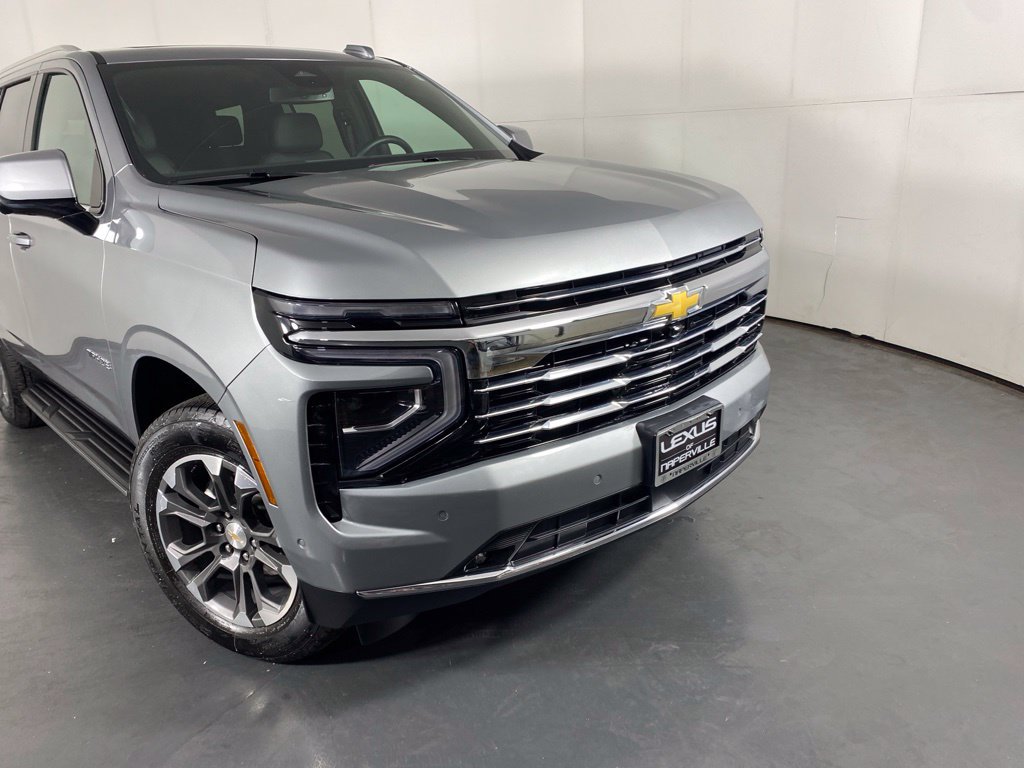Used 2025 Chevrolet Tahoe LT w/ Comfort Package AWD/4WD image 3