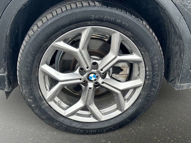 Used 2023 BMW X4 xDrive30i w/ Premium Package image 9