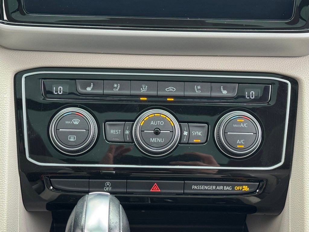 Used 2021 Volkswagen Atlas SEL Premium image 23