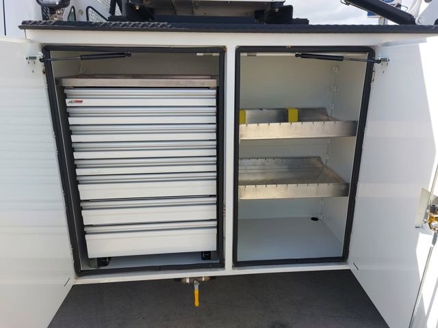 New 2026 Ford F550 4x4 Supercab Super Duty image 9